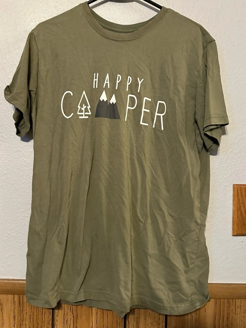 State of Mine Happy Camper Olive Green Graphic Men's T-Shirt size LARGE